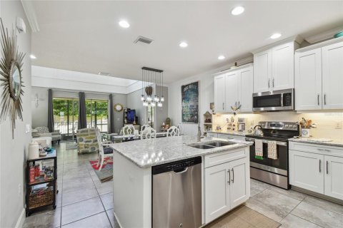 Adosado en venta en Tampa, Florida, 3 dormitorios, 219.99 m2 № 1894380 - foto 16