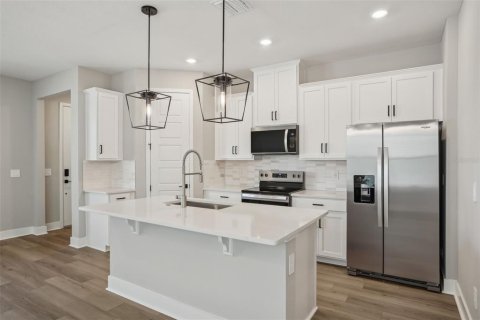 House in Winter Garden, Florida 3 bedrooms, 155.89 sq.m. № 1629782 - photo 12