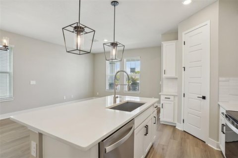 House in Winter Garden, Florida 3 bedrooms, 155.89 sq.m. № 1629782 - photo 14