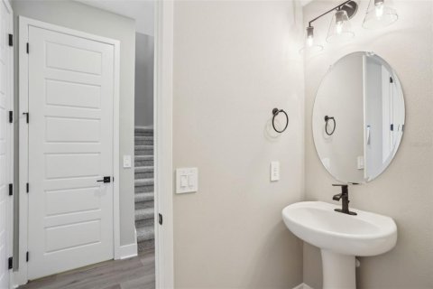 House in Winter Garden, Florida 3 bedrooms, 155.89 sq.m. № 1629782 - photo 16