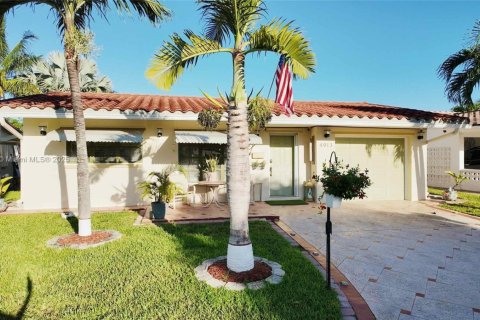 Casa en alquiler en Tamarac, Florida, 2 dormitorios, 97.73 m2 № 1952021 - foto 1