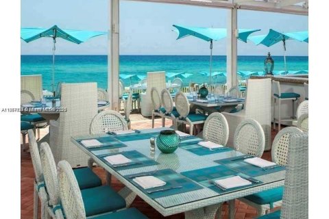 Condo in Sunny Isles Beach, Florida  № 1962957 - photo 10