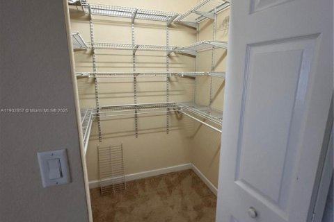 Adosado en alquiler en Hialeah, Florida, 3 dormitorios, 143.53 m2 № 1954138 - foto 13