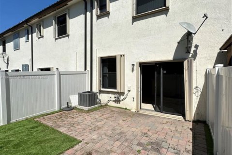 Adosado en alquiler en Hialeah, Florida, 3 dormitorios, 143.53 m2 № 1954138 - foto 14