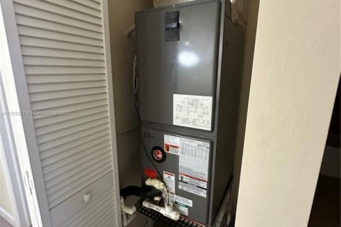 Adosado en alquiler en Hialeah, Florida, 3 dormitorios, 143.53 m2 № 1954138 - foto 6