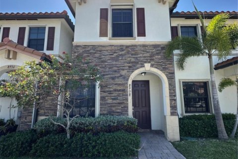 Adosado en alquiler en Hialeah, Florida, 3 dormitorios, 143.53 m2 № 1954138 - foto 1