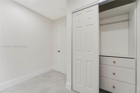 Villa ou maison à louer à Miami, Floride: 3 chambres, 115.57 m2 № 2006992 - photo 4