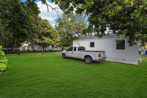 Villa ou maison à louer à Miami, Floride: 3 chambres, 115.57 m2 № 2006992 - photo 18