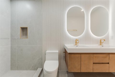 Villa ou maison à louer à Miami, Floride: 3 chambres, 115.57 m2 № 2006992 - photo 9