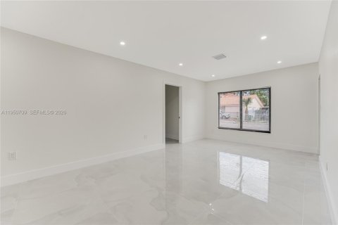 Villa ou maison à louer à Miami, Floride: 3 chambres, 115.57 m2 № 2006992 - photo 7