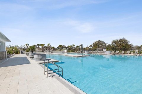 House in Zephyrhills, Florida 4 bedrooms, 180.14 sq.m. № 1854497 - photo 25