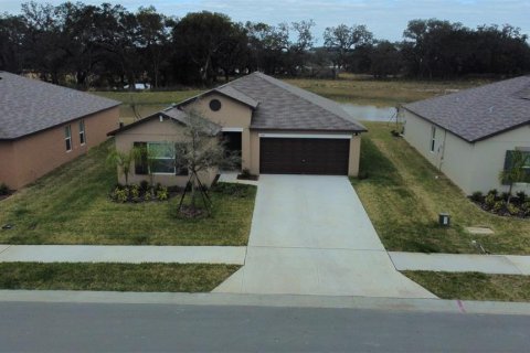 House in Zephyrhills, Florida 4 bedrooms, 180.14 sq.m. № 1854497 - photo 26