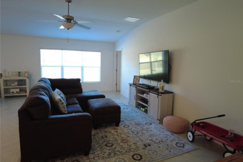 House in Zephyrhills, Florida 4 bedrooms, 180.14 sq.m. № 1854497 - photo 7