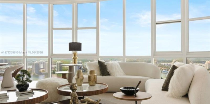 Condo in Sunny Isles Beach, Florida, 5 bedrooms  № 1731288