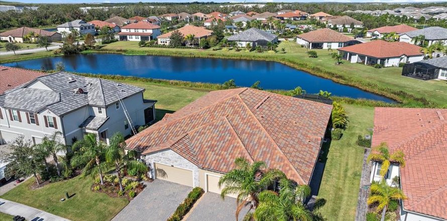 Casa en Bradenton, Florida 2 dormitorios, 182.55 m2 № 1815142