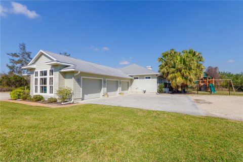 Casa en venta en Punta Gorda, Florida, 4 dormitorios, 432.18 m2 № 1565185 - foto 14