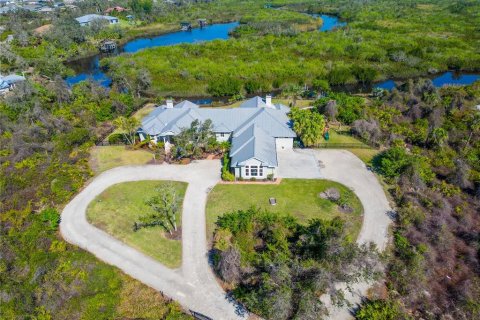 Casa en venta en Punta Gorda, Florida, 4 dormitorios, 432.18 m2 № 1565185 - foto 3