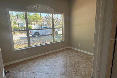 House in New Port Richey, Florida 3 bedrooms, 188.31 sq.m. № 2396200 - photo 8