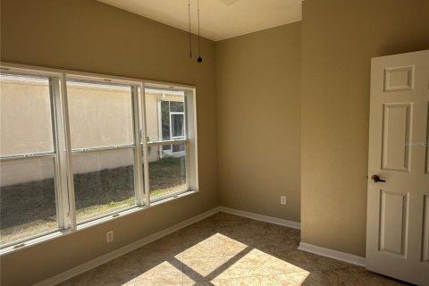 House in New Port Richey, Florida 3 bedrooms, 188.31 sq.m. № 2396200 - photo 14