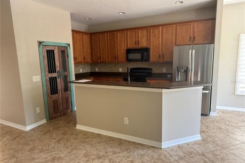 House in New Port Richey, Florida 3 bedrooms, 188.31 sq.m. № 2396200 - photo 6