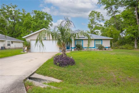House in Inverness, Florida 3 bedrooms, 129.69 sq.m. № 1618434 - photo 1