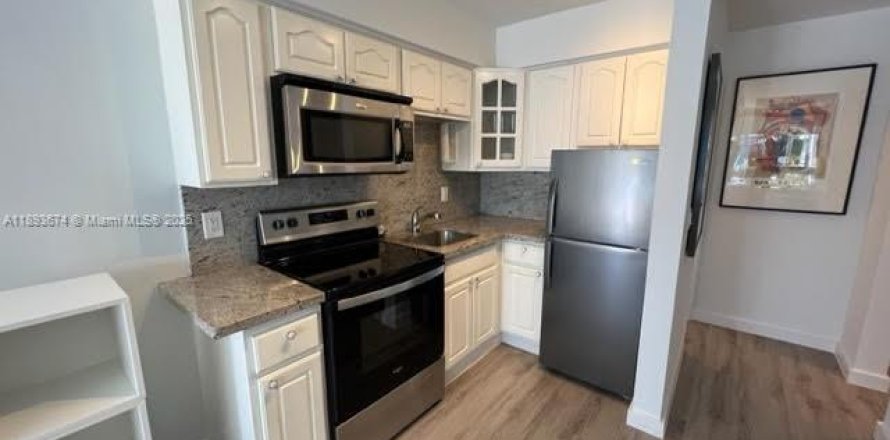 Studio à Condo à Lauderdale-by-the-Sea, Floride № 1945584