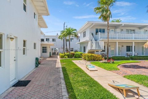 Copropriété à louer à Lauderdale-by-the-Sea, Floride: 31.77 m2 № 1945584 - photo 21