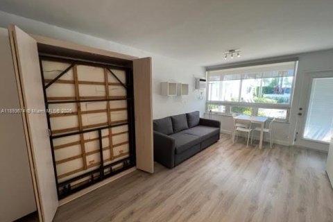 Copropriété à louer à Lauderdale-by-the-Sea, Floride: 31.77 m2 № 1945584 - photo 10