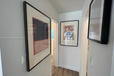 Copropriété à louer à Lauderdale-by-the-Sea, Floride: 31.77 m2 № 1945584 - photo 15