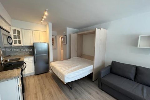 Copropriété à louer à Lauderdale-by-the-Sea, Floride: 31.77 m2 № 1945584 - photo 7