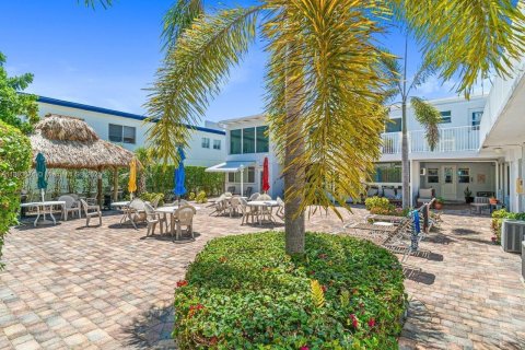 Copropriété à louer à Lauderdale-by-the-Sea, Floride: 31.77 m2 № 1945584 - photo 23