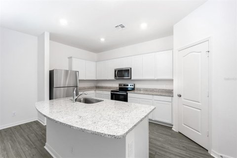 House in Lake Alfred, Florida 4 bedrooms, 168.25 sq.m. № 1816185 - photo 4