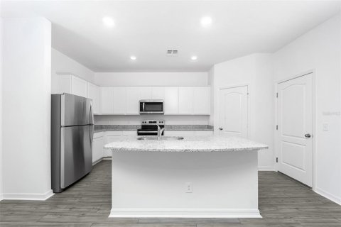 House in Lake Alfred, Florida 4 bedrooms, 168.25 sq.m. № 1816185 - photo 5