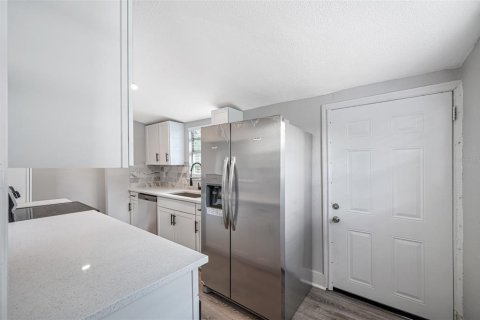 Villa ou maison à vendre à Tampa, Floride: 3 chambres, 91.04 m2 № 2354691 - photo 9