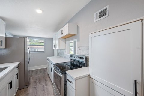 Villa ou maison à vendre à Tampa, Floride: 3 chambres, 91.04 m2 № 2354691 - photo 12