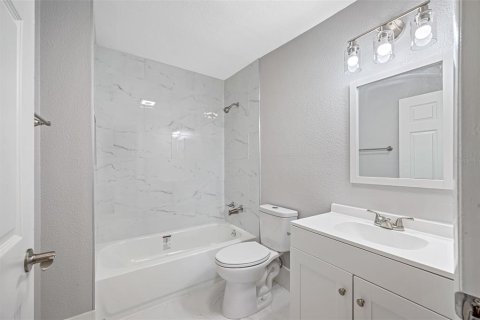 Villa ou maison à vendre à Tampa, Floride: 3 chambres, 91.04 m2 № 2354691 - photo 17