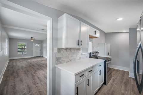Villa ou maison à vendre à Tampa, Floride: 3 chambres, 91.04 m2 № 2354691 - photo 10