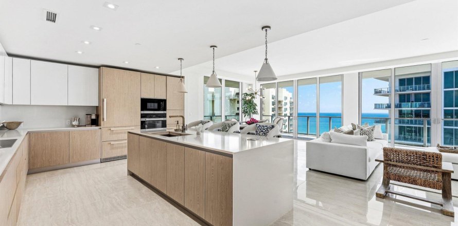 Condo in Riviera Beach, Florida, 2 bedrooms № 2262315
