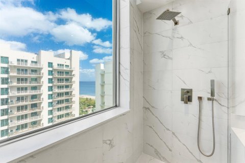 Condo in Riviera Beach, Florida, 2 bedrooms № 2262315 - photo 18