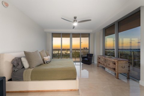 Condo in Riviera Beach, Florida, 2 bedrooms № 2262315 - photo 15