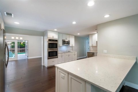 House in Orlando, Florida 3 bedrooms, 210.05 sq.m. № 1785586 - photo 2