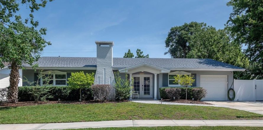 House in Orlando, Florida 3 bedrooms, 210.05 sq.m. № 1785586