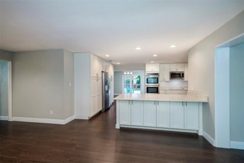 House in Orlando, Florida 3 bedrooms, 210.05 sq.m. № 1785586 - photo 3