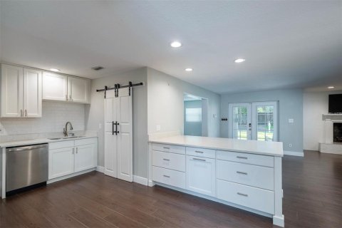 House in Orlando, Florida 3 bedrooms, 210.05 sq.m. № 1785586 - photo 6