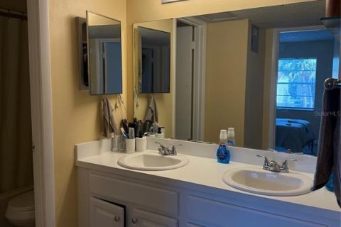Condo in Orlando, Florida, 2 bedrooms  № 1853620 - photo 12
