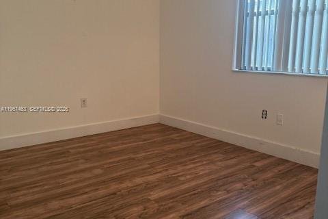 Adosado en venta en Miami, Florida, 2 dormitorios, 134.34 m2 № 2009437 - foto 5