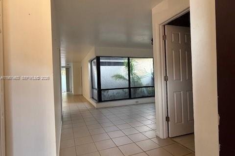 Adosado en venta en Miami, Florida, 2 dormitorios, 134.34 m2 № 2009437 - foto 2