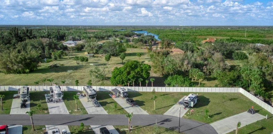 Terrain à Punta Gorda, Floride № 2167205