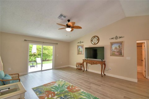House in Winter Haven, Florida 3 bedrooms, 116.96 sq.m. № 1914213 - photo 11