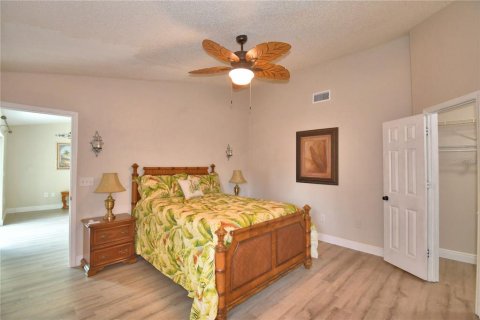 House in Winter Haven, Florida 3 bedrooms, 116.96 sq.m. № 1914213 - photo 17